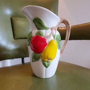 Fruit pitcher